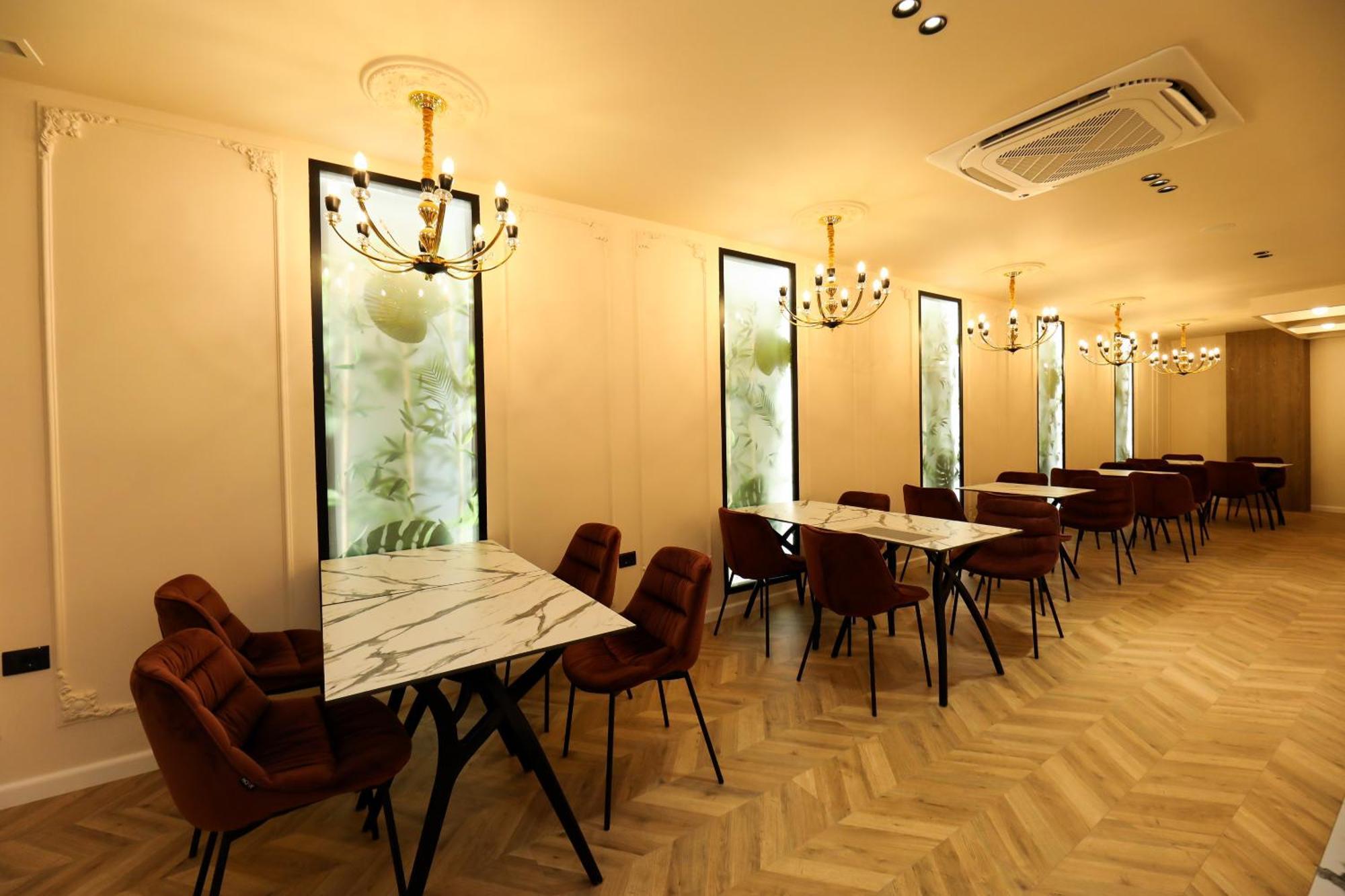 Hotel Adore Vlorë Exteriér fotografie