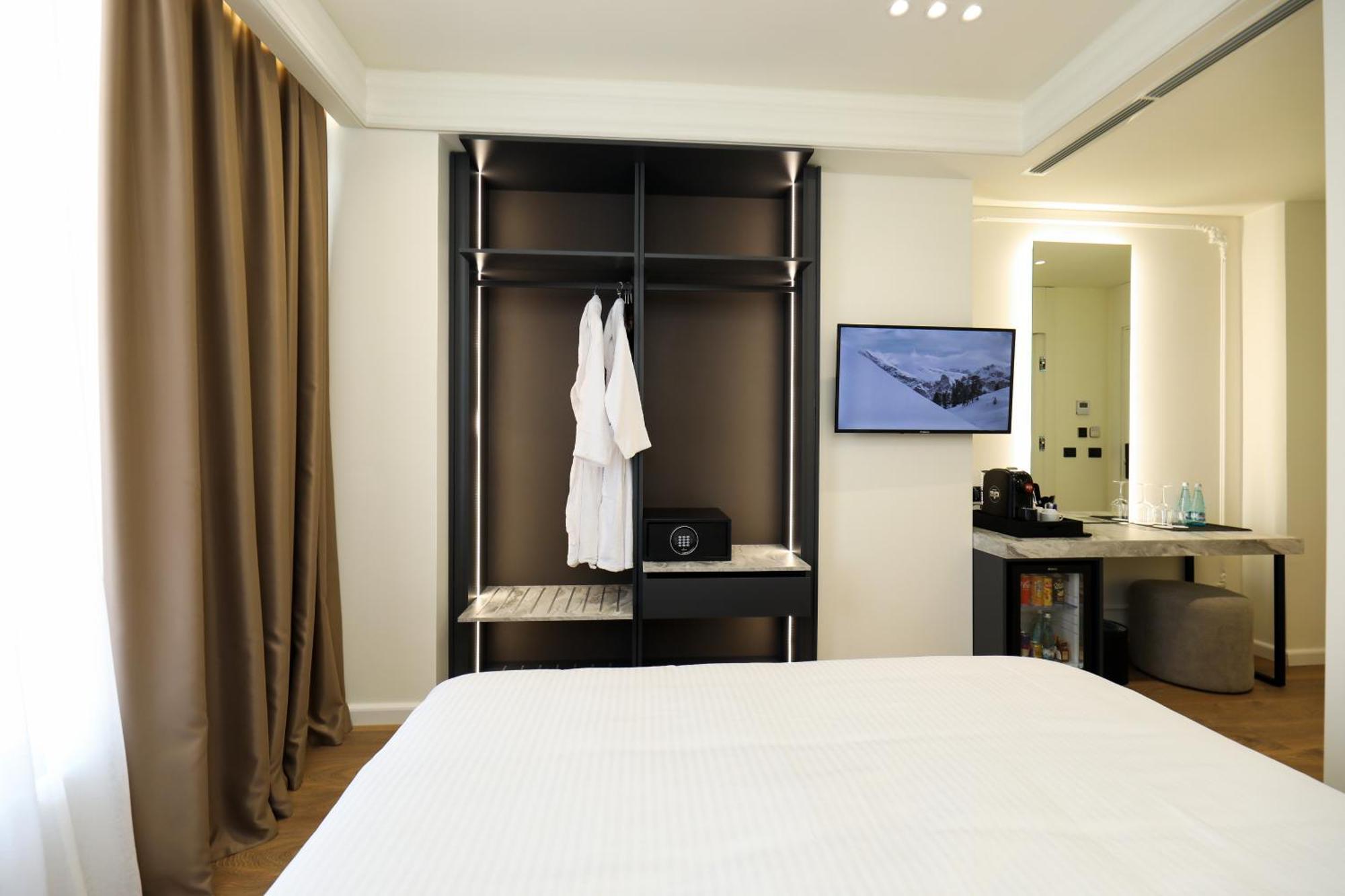 Hotel Adore Vlorë Exteriér fotografie