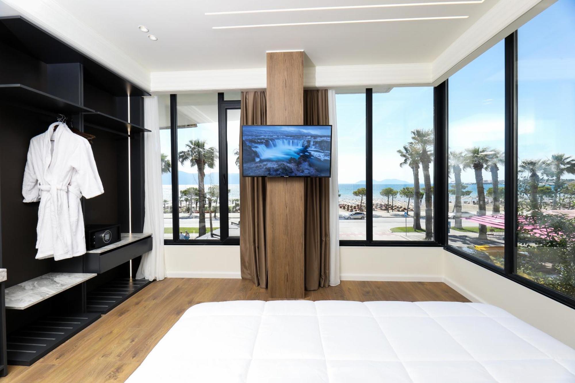 Hotel Adore Vlorë Exteriér fotografie