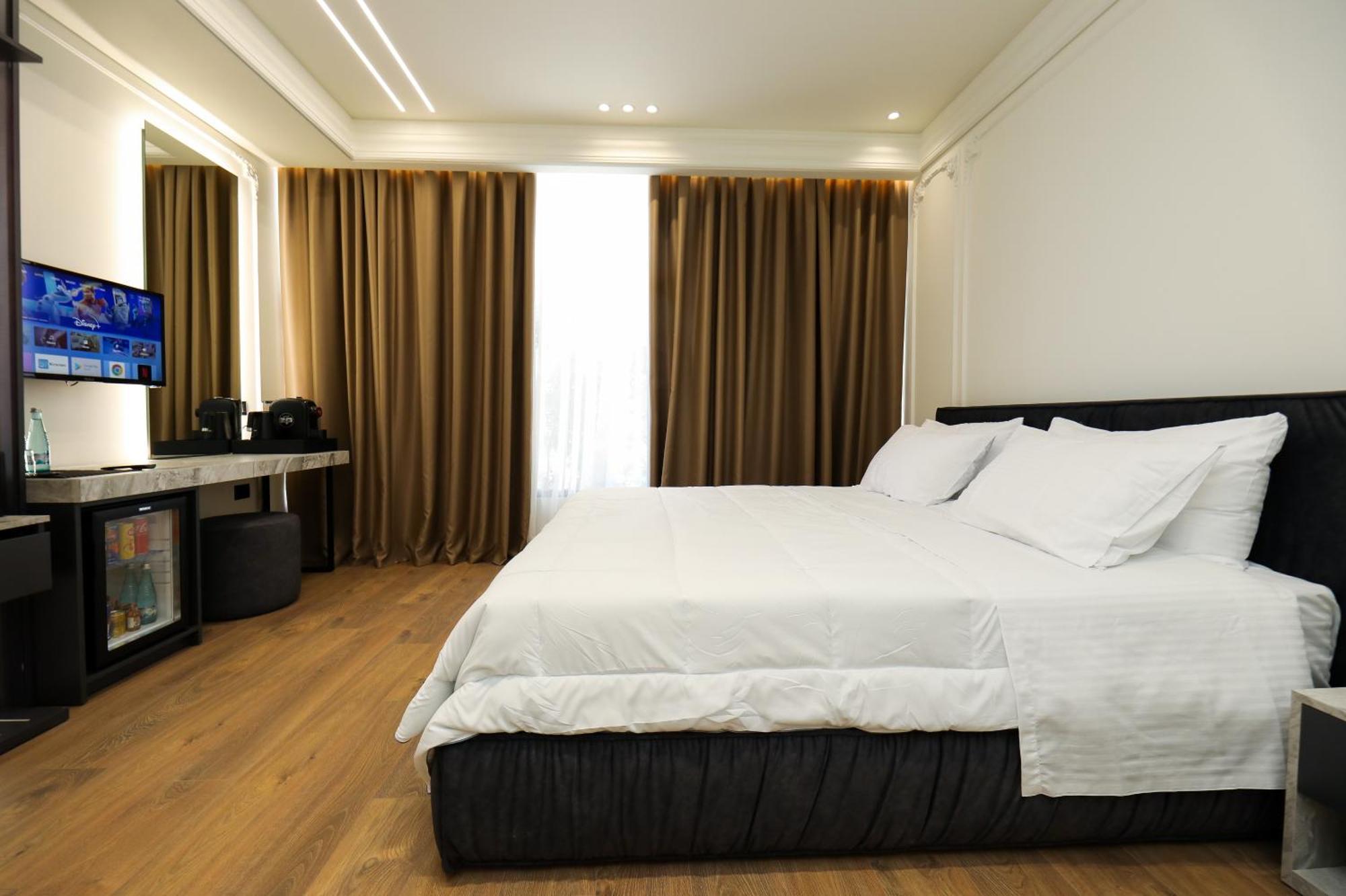 Hotel Adore Vlorë Exteriér fotografie