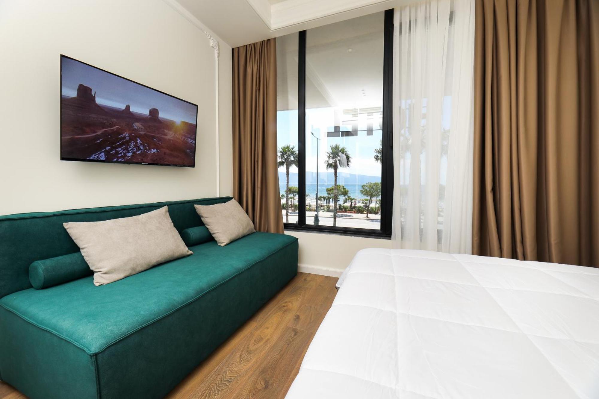 Hotel Adore Vlorë Exteriér fotografie