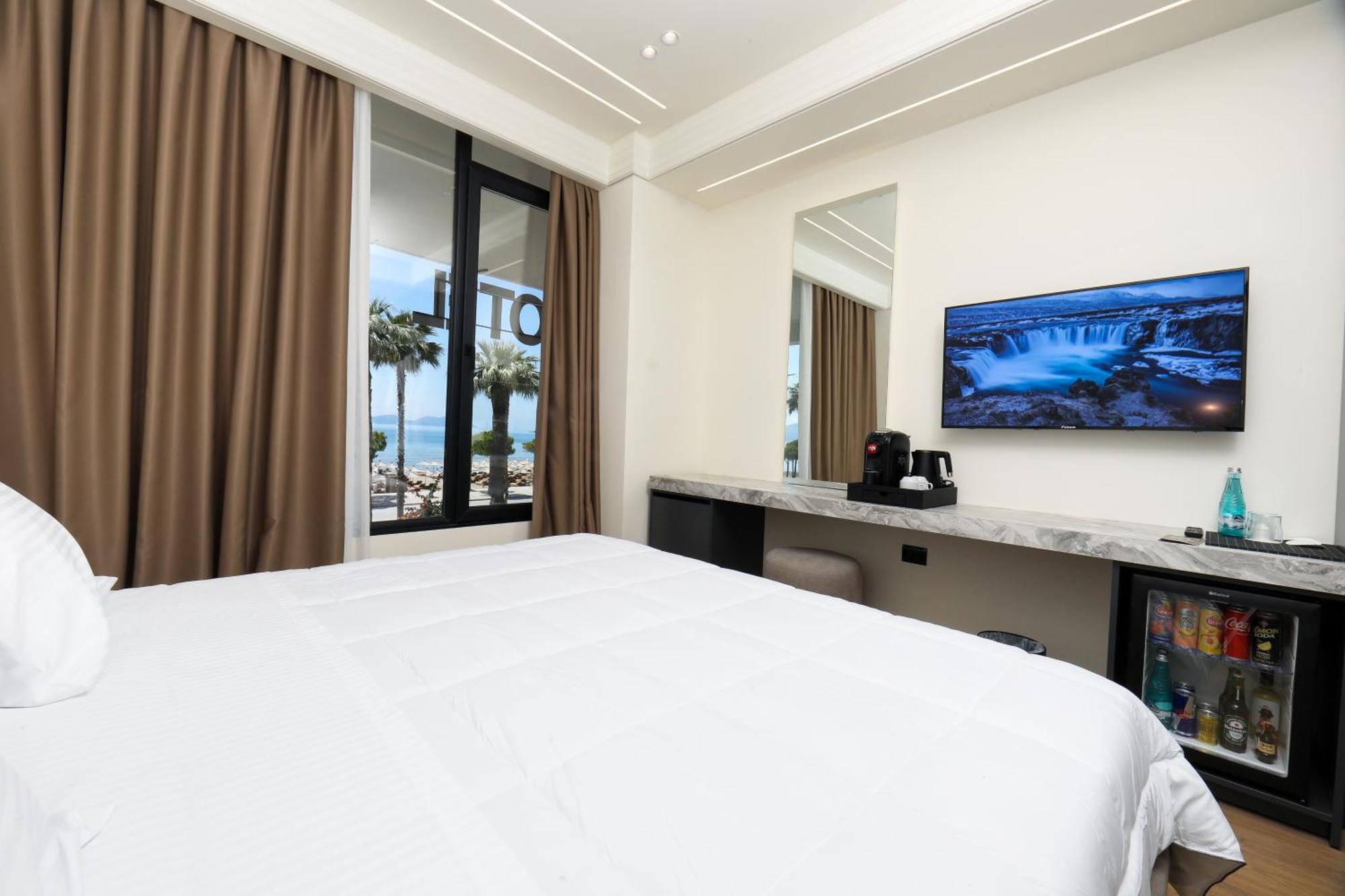 Hotel Adore Vlorë Exteriér fotografie