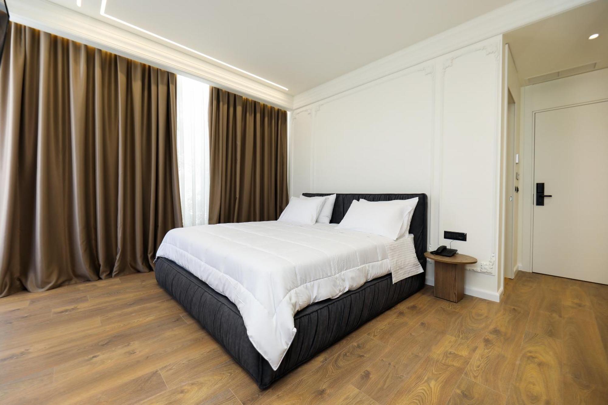 Hotel Adore Vlorë Exteriér fotografie